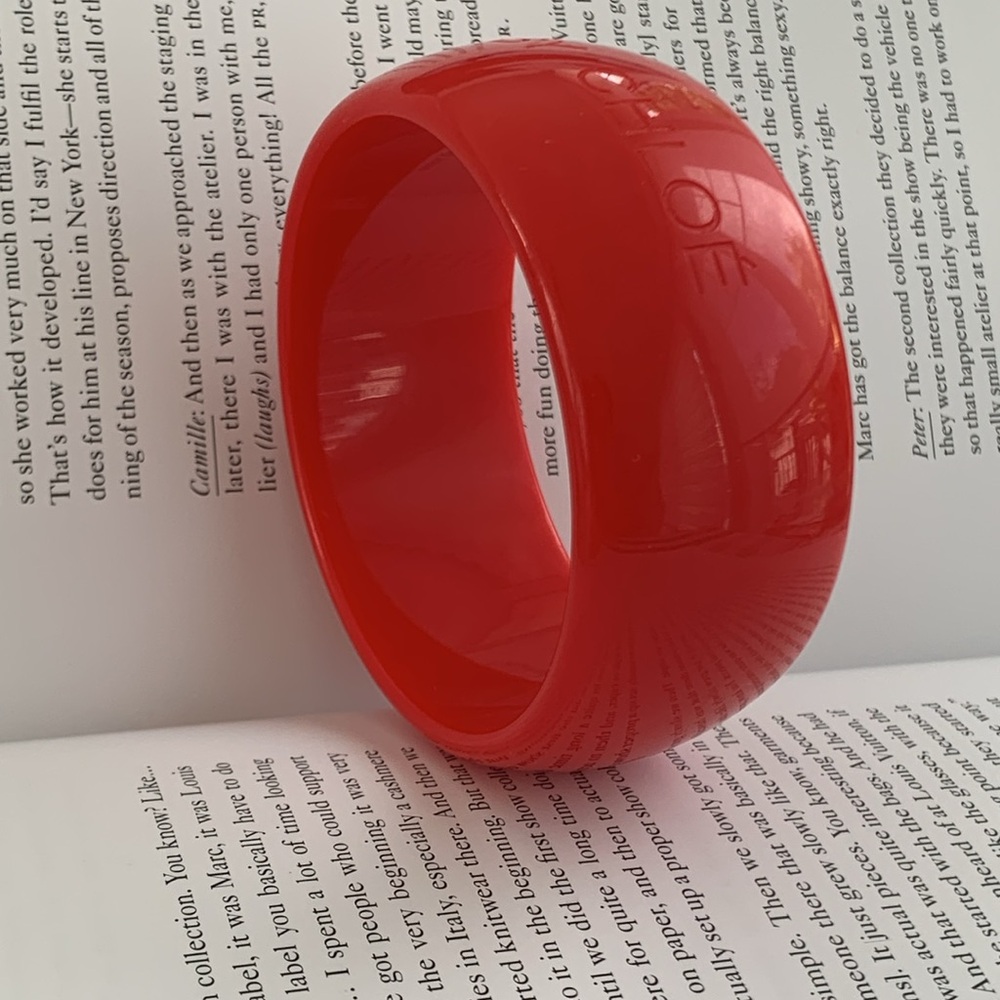 ♥️♥️♥️ See by Chloe vintage bright red plastic bangle bracelet ♥️♥️♥️